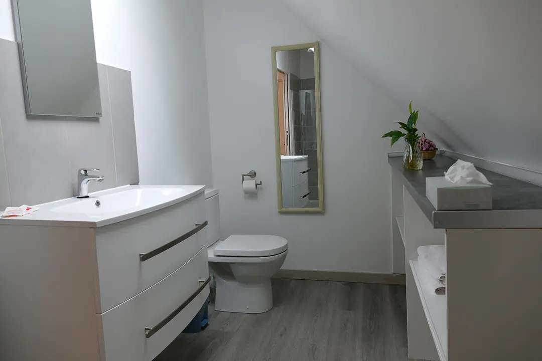 Gîte le Lido appartement le roseline confortable moderne accès jardin et extérieur douche cuisine une chambre séparée lit double endroit tranquille appartement le roseline confortable moderne accès jardin et extérieur douche cuisine une chambre séparée lit double endroit tranquille Le Lido gîte et logement