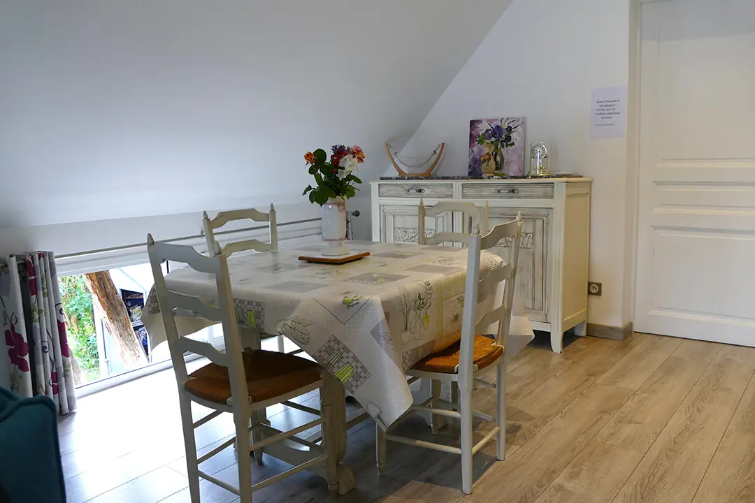 Gîte le Lido appartement le roseline confortable moderne accès jardin et extérieur douche cuisine une chambre séparée lit double endroit tranquille appartement le roseline confortable moderne accès jardin et extérieur douche cuisine une chambre séparée lit double endroit tranquille Le Lido gîte et logement