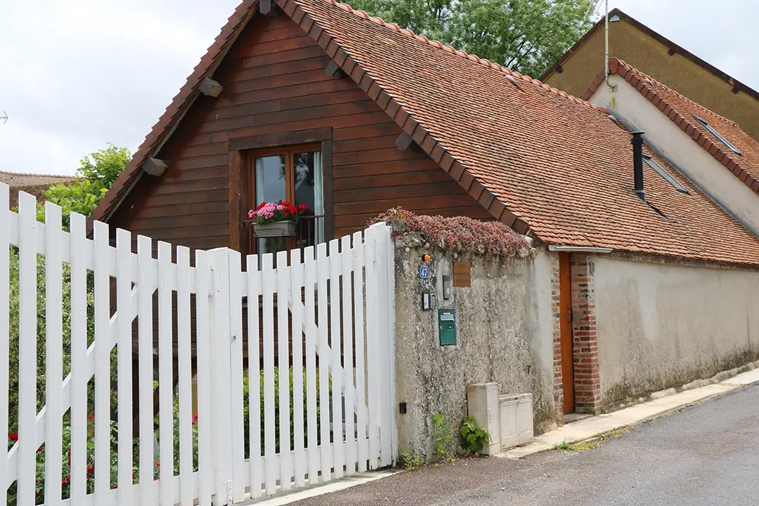 Gîte le Lido de Sézanne appartement le roseline confortable moderne accès jardin et extérieur douche cuisine une chambre séparée lit double endroit tranquille appartement le roseline confortable moderne accès jardin et extérieur douche cuisine une chambre séparée lit double endroit tranquille Le Lido gîte et logement